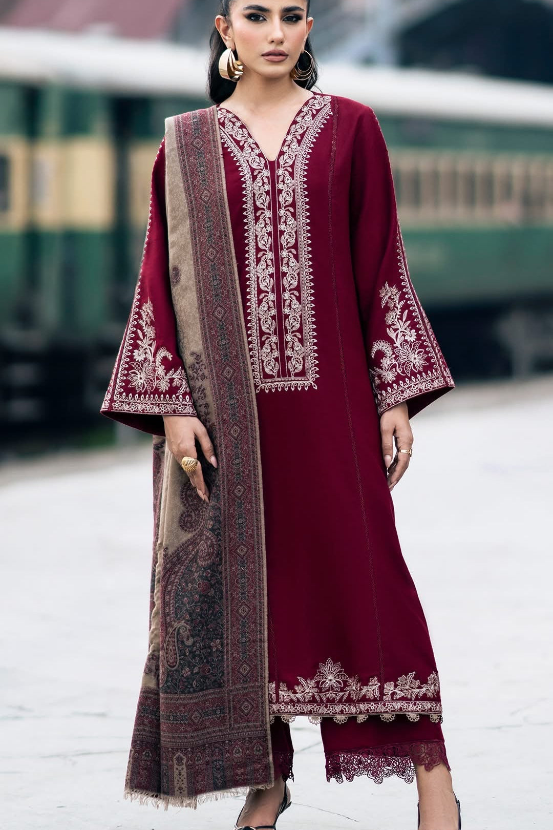 IZEL WINTER UNSTITCHED DHANAK 3PC WITH PRINTED SHAWL