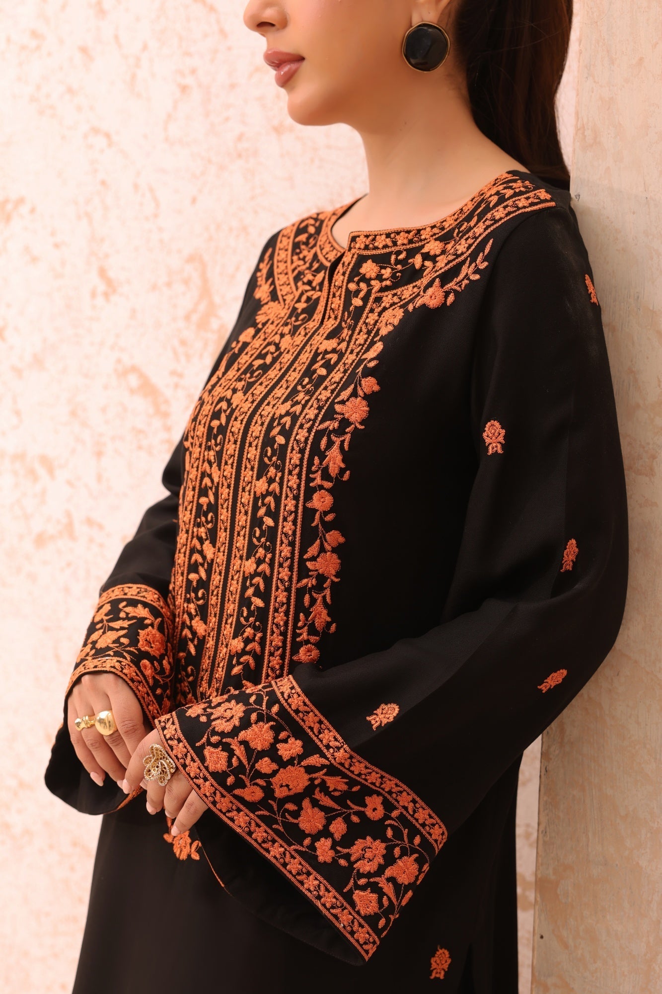 UMZAY UNSTITCHED WINTER DHANAK EMBROIDERED 2PC